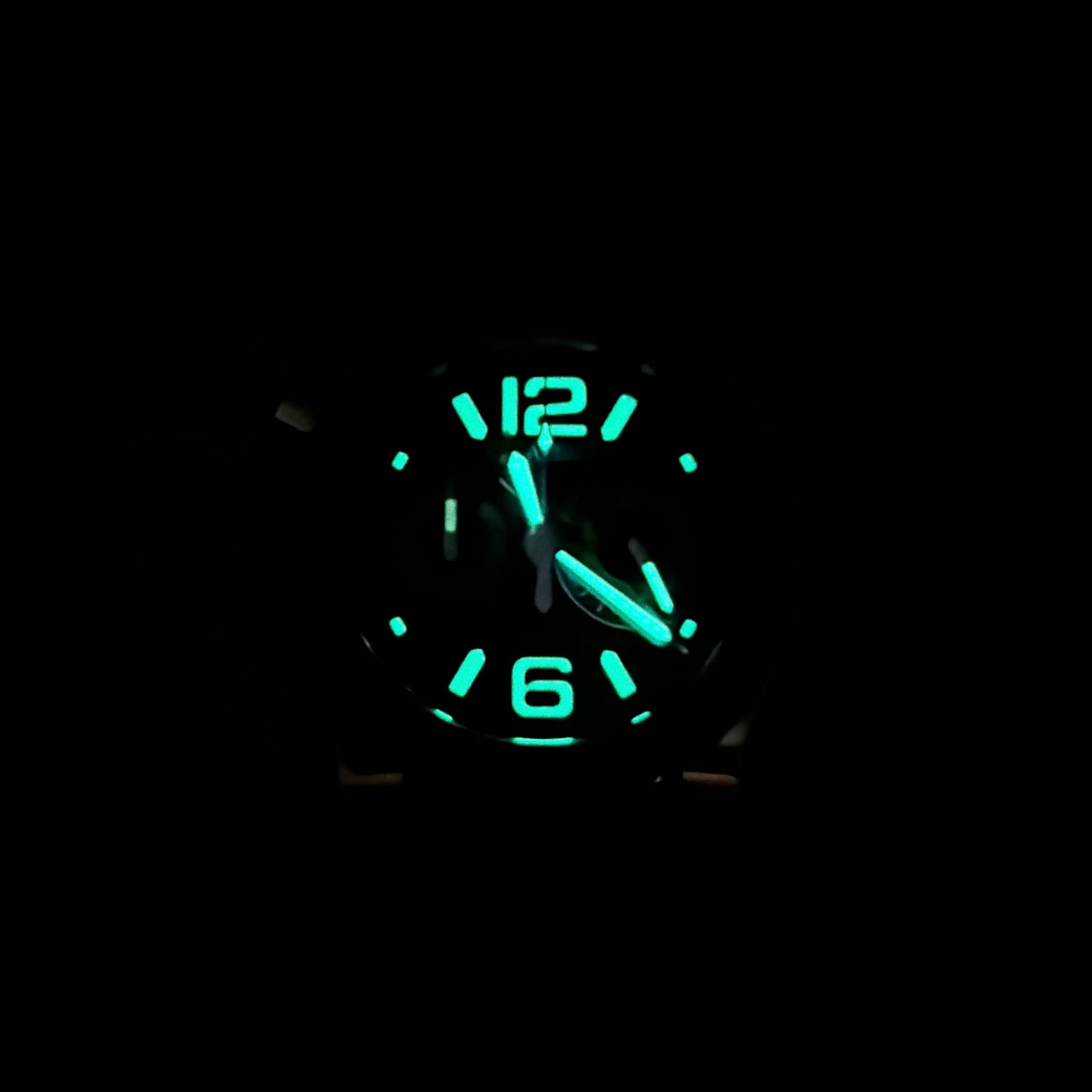 Chronofighter Oversize Night Ranger 20VAV (Preowned)